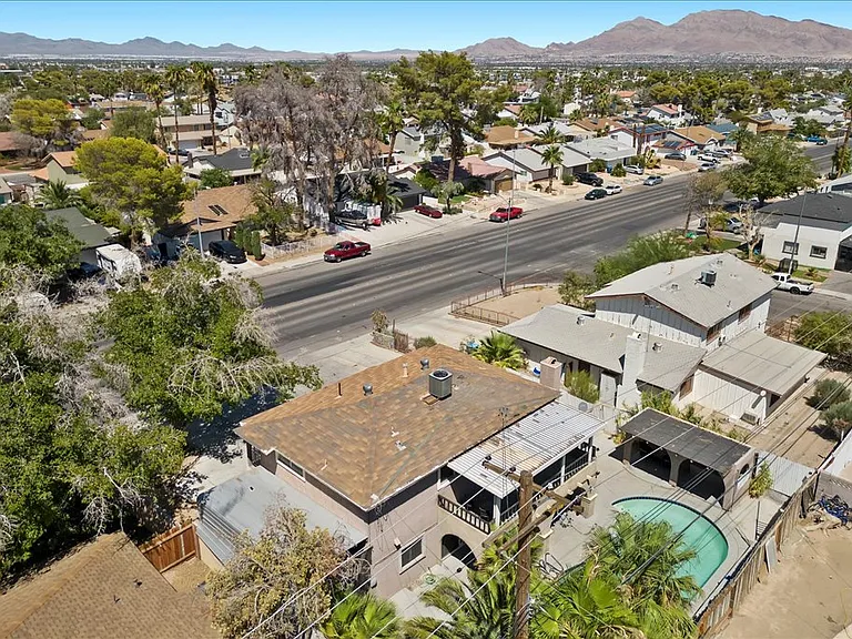 2571 Vegas Valley Dr — Photo 48