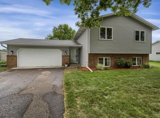 8160 Comstock Way, Inver Grove Heights, MN 55076