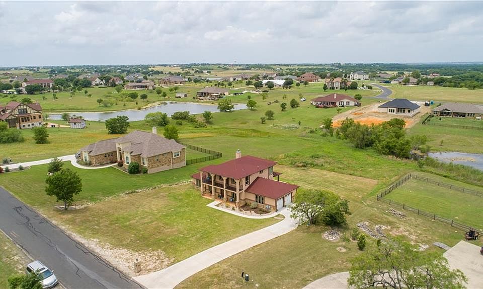 1st image of 325 Comanche Cir