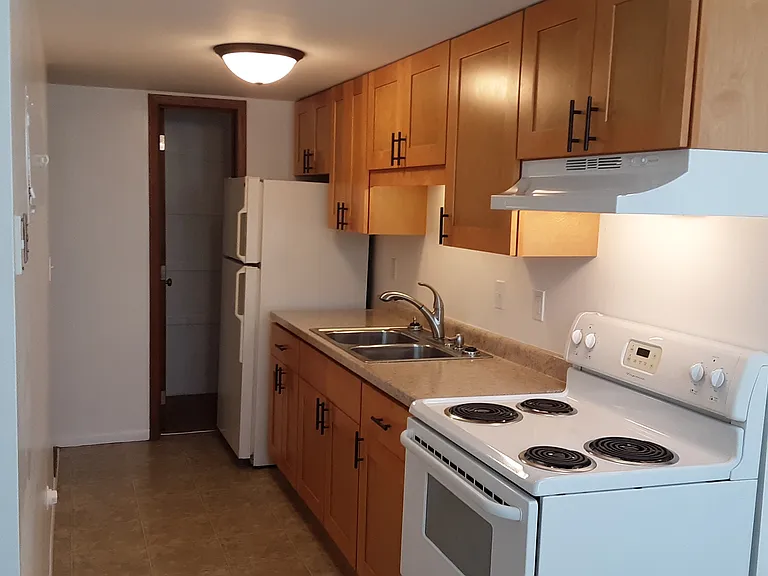 50th Street Apartments — Photo 11