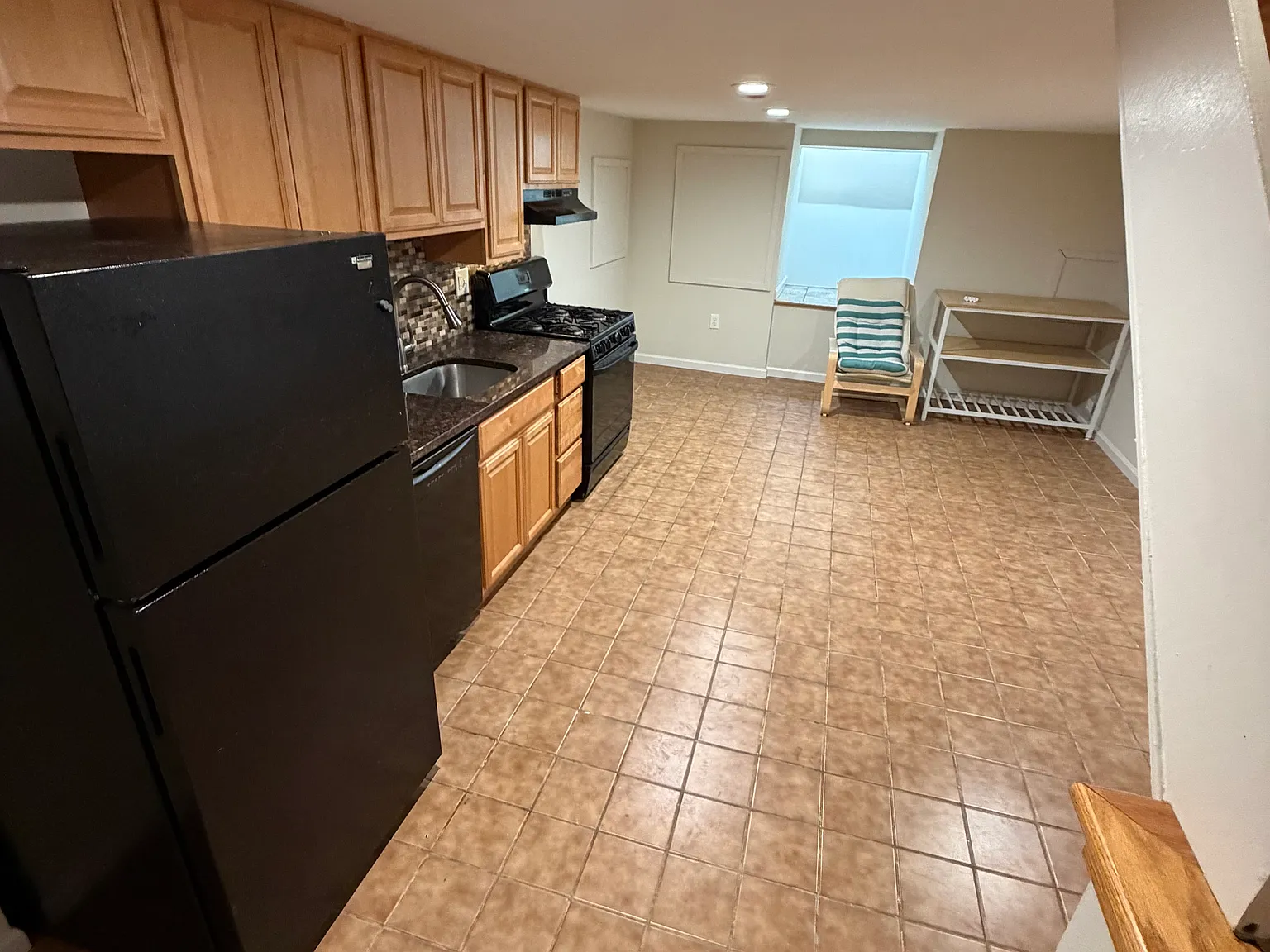 1 bed, 1000 sqft, $1,475 — Photo 2
