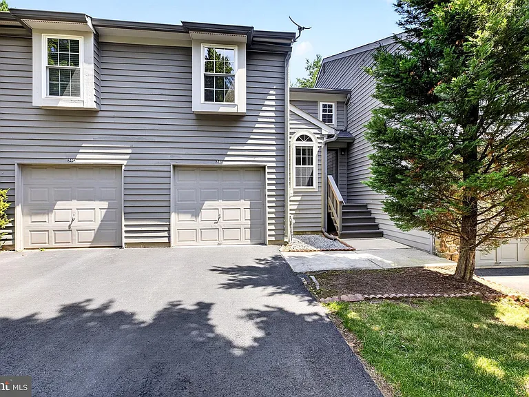 34B Chicopee Dr — Photo 2