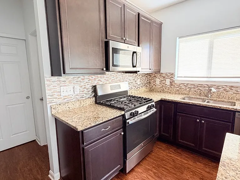 1321 Horse Shoe Bnd — Photo 11