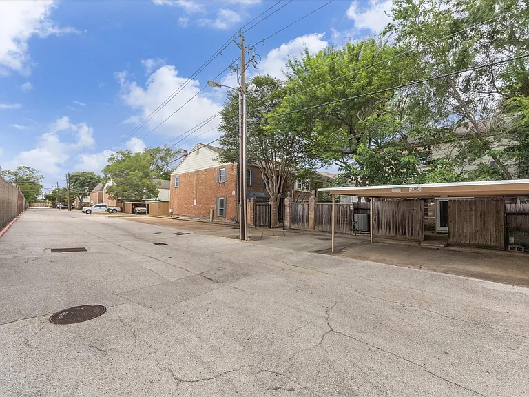 1107 Country Place Dr — Photo 10