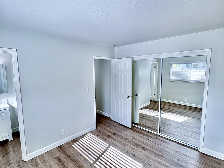 Escape Apartments — Photo 24
