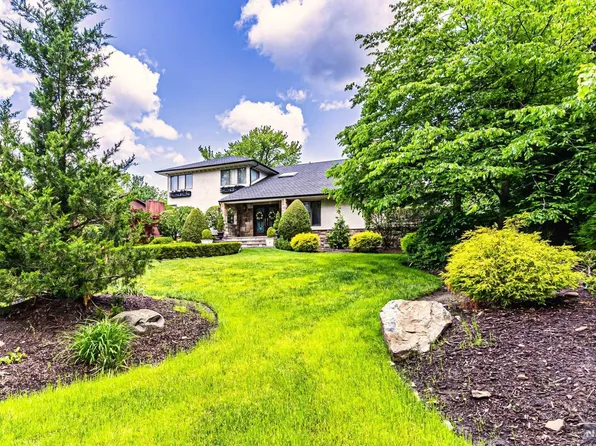 197 Pershing Rd, Englewood Cliffs, NJ 07632