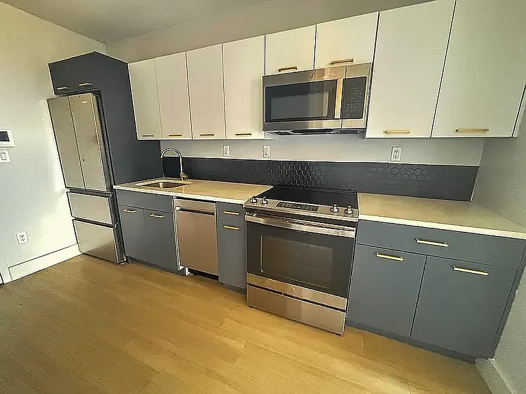 499 Concord Ave #3B — Photo 6