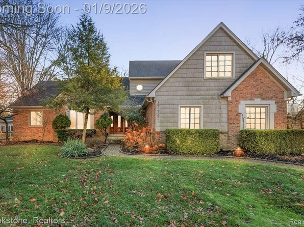 17791 Priscilla Dr, Clinton Township, MI 48038