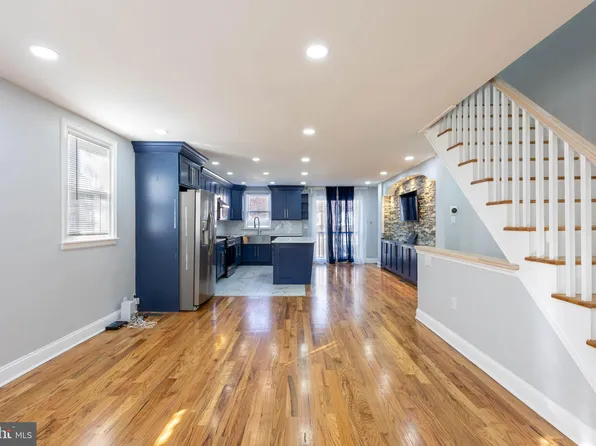 1027 Longshore Ave, Philadelphia, PA 19111