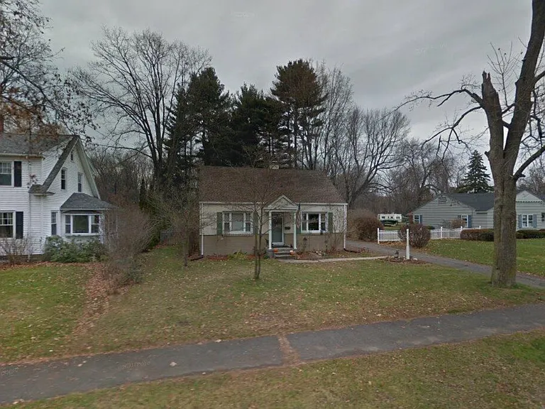 Elm St — Photo 1