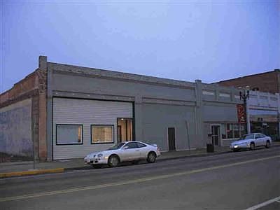 2nd image of 8 W 1st Ave