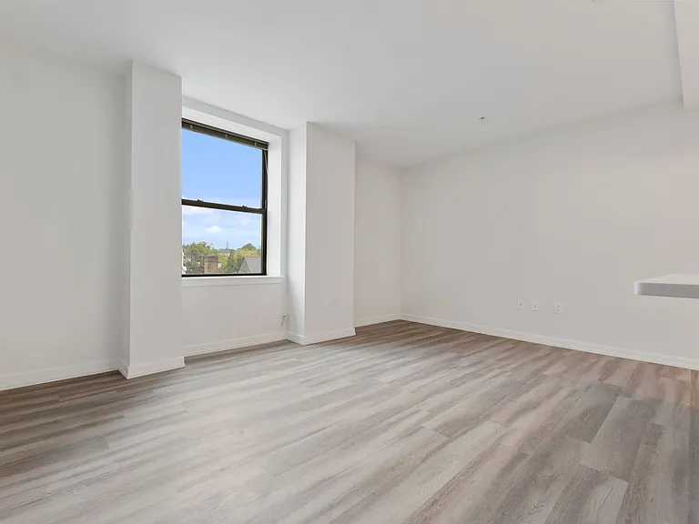 Altamont Apartments — Photo 62