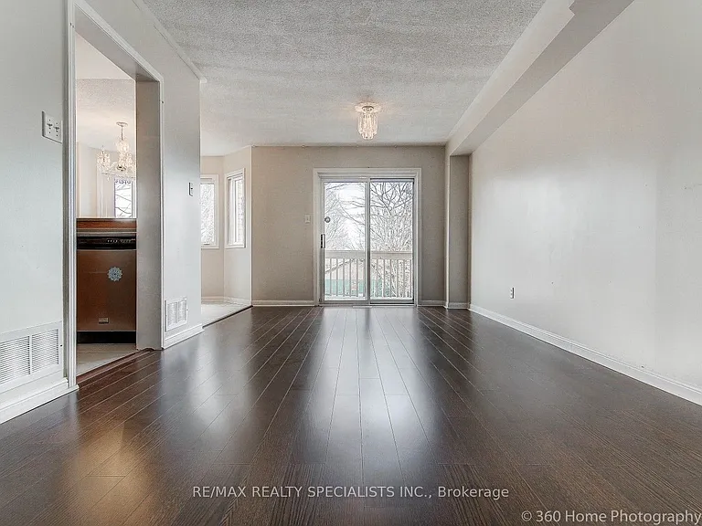 97 Piperbrook Cres — Photo 10