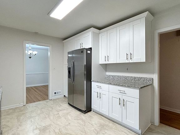 3rd image of 1476 Lively Ridge Rd