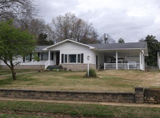 369 W McClernand Ave, Shawneetown, IL 62984