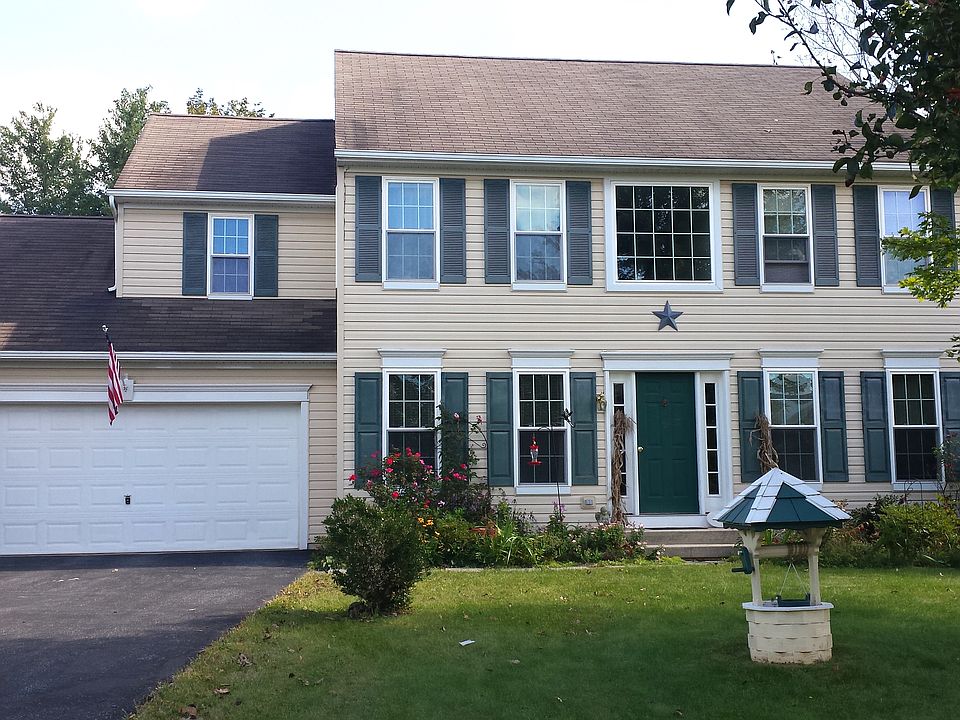 1st image of 164 Ponds View Dr