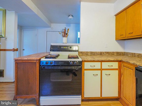 4th image of 304 Garden Gate Ln