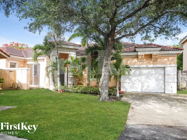 9064 SW 214th St, Cutler Bay, FL 33189