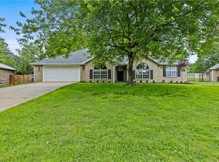 3530 E Redwood Dr, Fayetteville, AR 72703