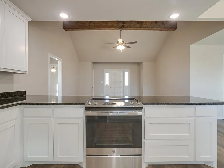 305 Bentley Dr — Photo 24