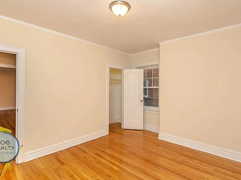 Beautiful Berwyn Apartments on Kenilworth! — Photo 8