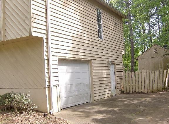 3rd image of 752 Starmist Ct NE