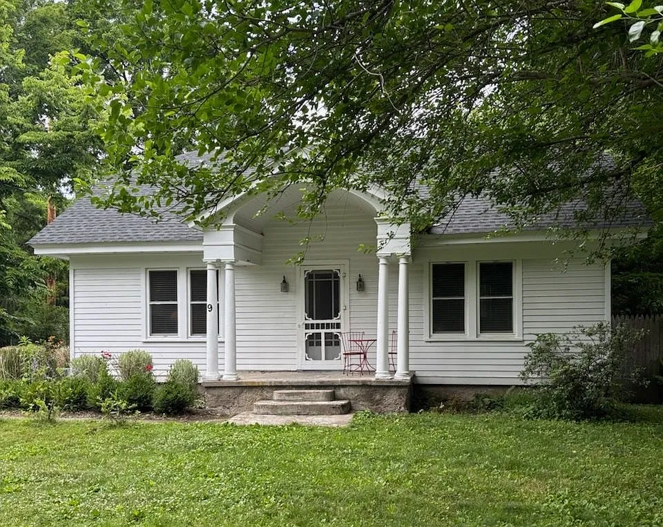 2 bed, 1080 sqft, $3,000 — Photo 1