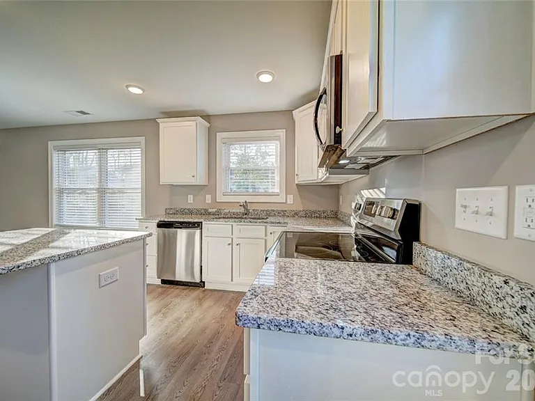 1414 Mason St — Photo 8