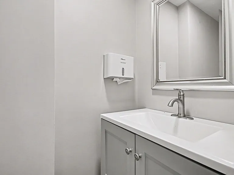 5195 Castaway Ln — Photo 17