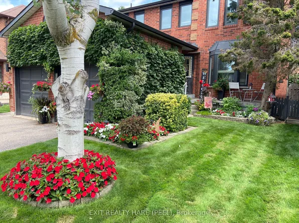 77 Lord Simcoe Dr, Brampton, ON L6S 5H1