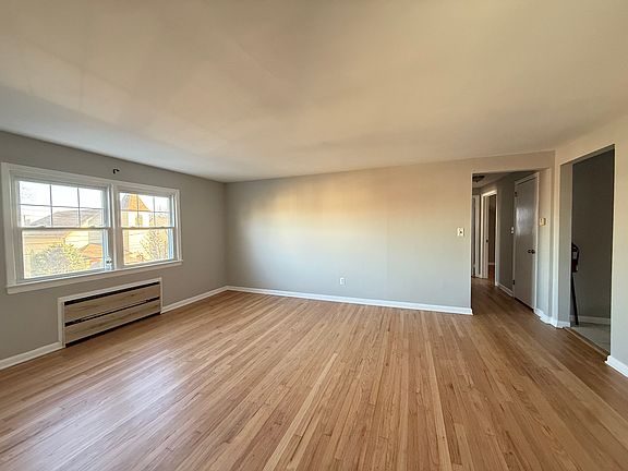 4th image of 175 Van Winkle St Floor 2