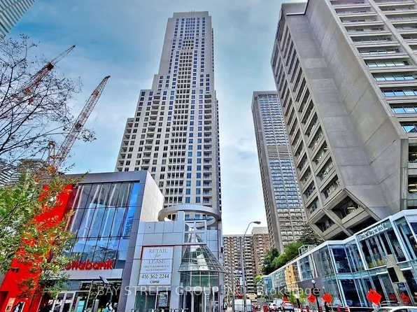 35 Balmuto St, Toronto, ON