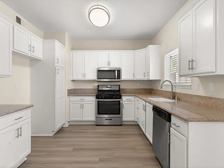 Lighthouse Townhomes — Photo 88