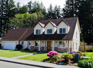970 Helen Ln, Brookings, OR 97415
