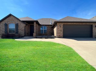 2120 Valley Holw, Norman, OK 73071