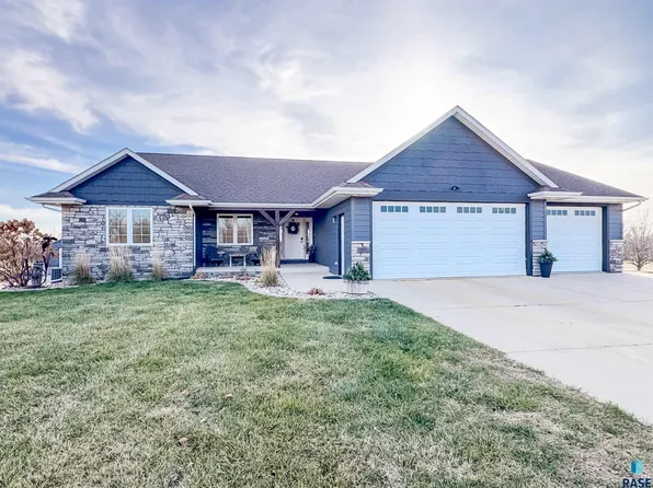 25785 Frederick Cir, Renner, SD 57055