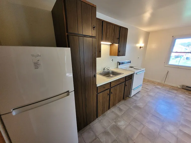 223 Main St — Photo 6