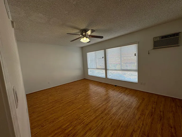 6736 Cleon Ave — Photo 50