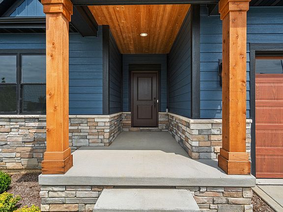 2nd image of 3001 Forestside Ln