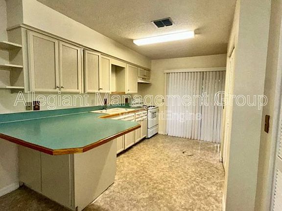 5th image of 1609 Dakota Ave