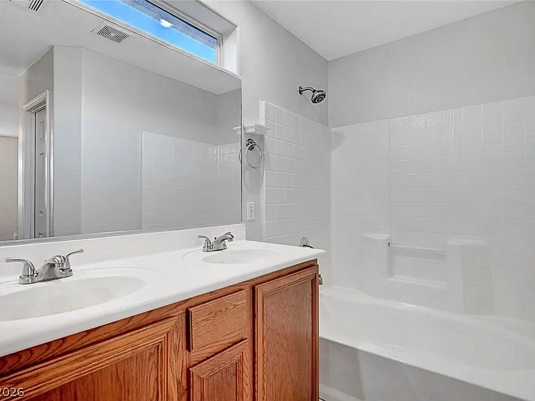 514 Eresma St — Photo 8