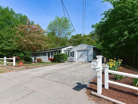 2nd image of 155 E Bacon St