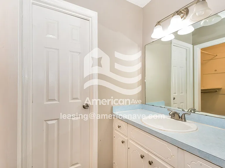 7190_010_main_bathroom_13997270.jpg