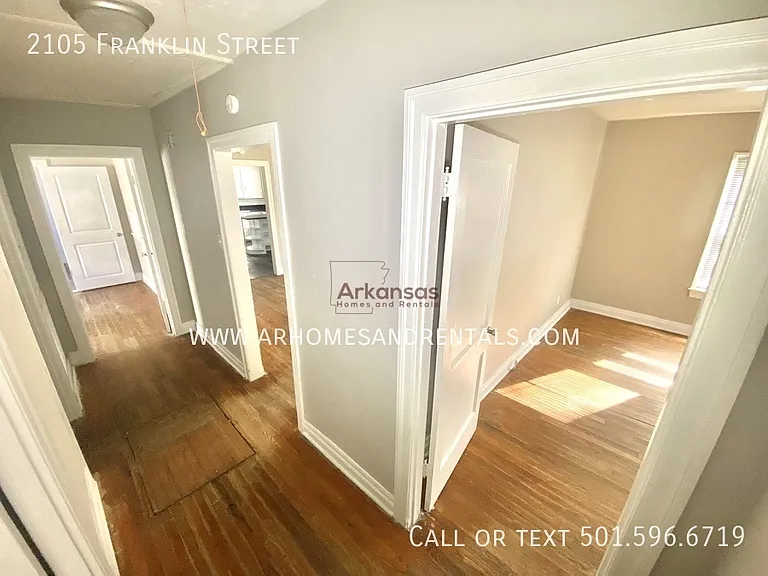 2105 Franklin St — Photo 25