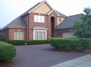 203 Victoria Ln, Mcmurray, PA