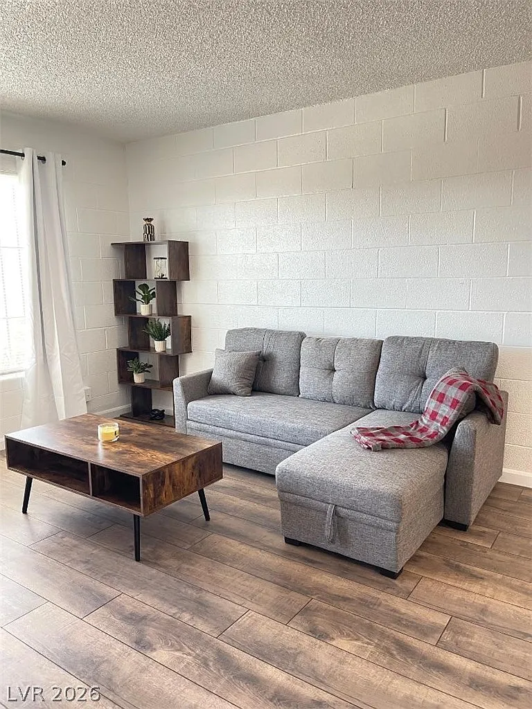 Building Photo - 615 S Royal Crest Cir #22