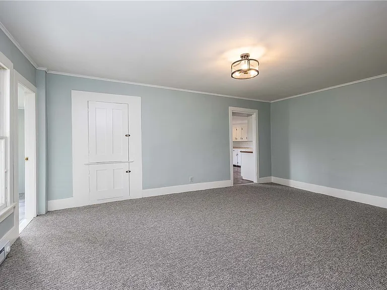 1253 Fairport Rd — Photo 33