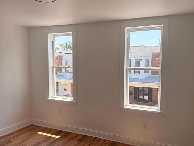 137 E Pleasant St — Photo 11