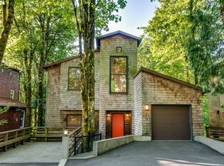 5733 SW Salmon St, Portland, OR 97221