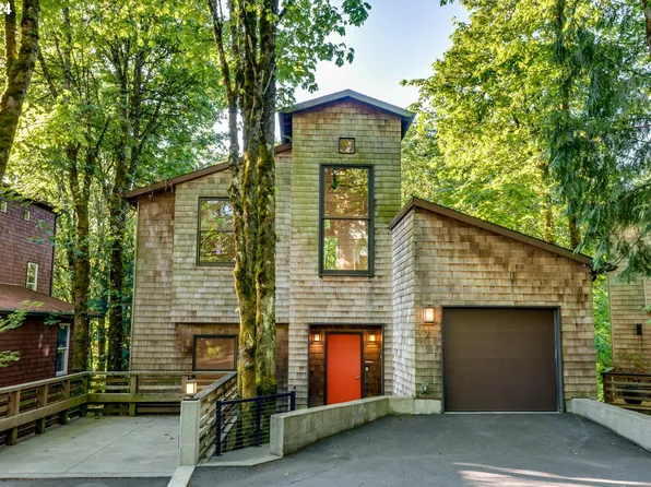 5733 SW Salmon St, Portland, OR 97221